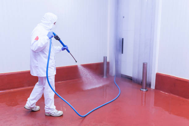 Best Animal Enclosure Cleaning  in Chantilly, VA